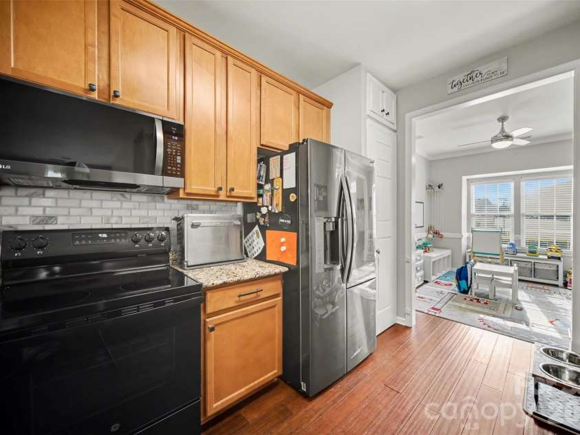 5705 Mossdale Lane, Charlotte, NC 28278.  MLS# CAR4420265, YatesRealty ID 21820. 