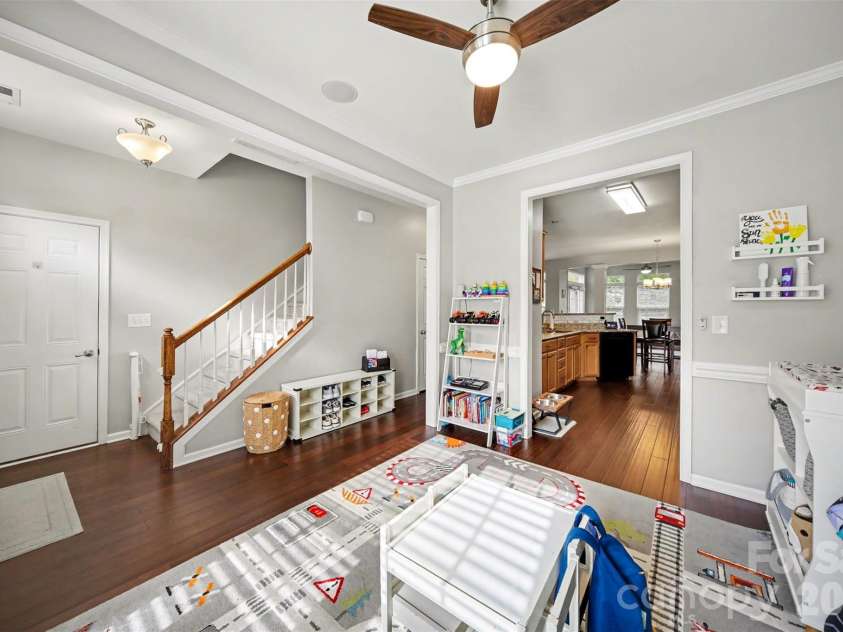 5705 Mossdale Lane, Charlotte, NC 28278.  MLS# CAR4420265, YatesRealty ID 21820. 