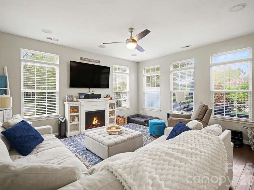 5705 Mossdale Lane, Charlotte, NC 28278.  MLS# CAR4420265, YatesRealty ID 21820. 