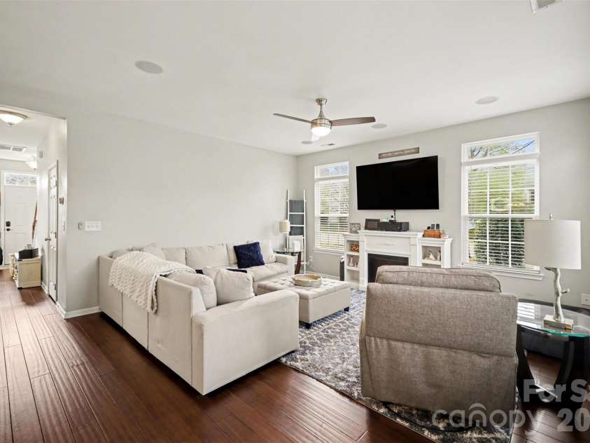 5705 Mossdale Lane, Charlotte, NC 28278.  MLS# CAR4420265, YatesRealty ID 21820. 