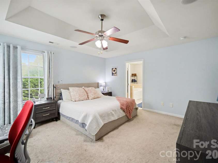 5705 Mossdale Lane, Charlotte, NC 28278.  MLS# CAR4420265, YatesRealty ID 21820. 