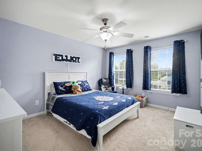 5705 Mossdale Lane, Charlotte, NC 28278.  MLS# CAR4420265, YatesRealty ID 21820. 