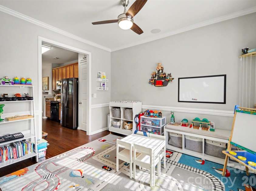 5705 Mossdale Lane, Charlotte, NC 28278.  MLS# CAR4420265, YatesRealty ID 21820. 