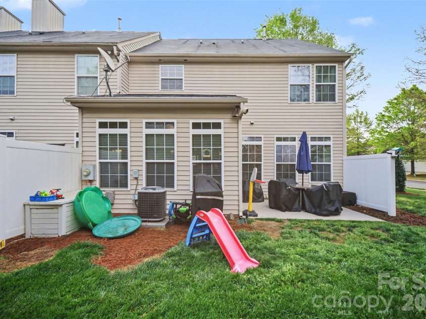 5705 Mossdale Lane, Charlotte, NC 28278.  MLS# CAR4420265, YatesRealty ID 21820. 