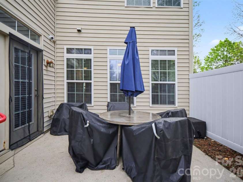 5705 Mossdale Lane, Charlotte, NC 28278.  MLS# CAR4420265, YatesRealty ID 21820. 