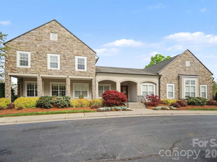 5705 Mossdale Lane, Charlotte, NC 28278.  MLS# CAR4420265, YatesRealty ID 21820. 