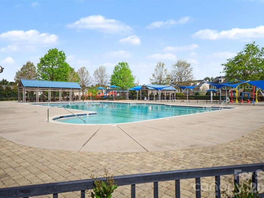 5705 Mossdale Lane, Charlotte, NC 28278.  MLS# CAR4420265, YatesRealty ID 21820. 