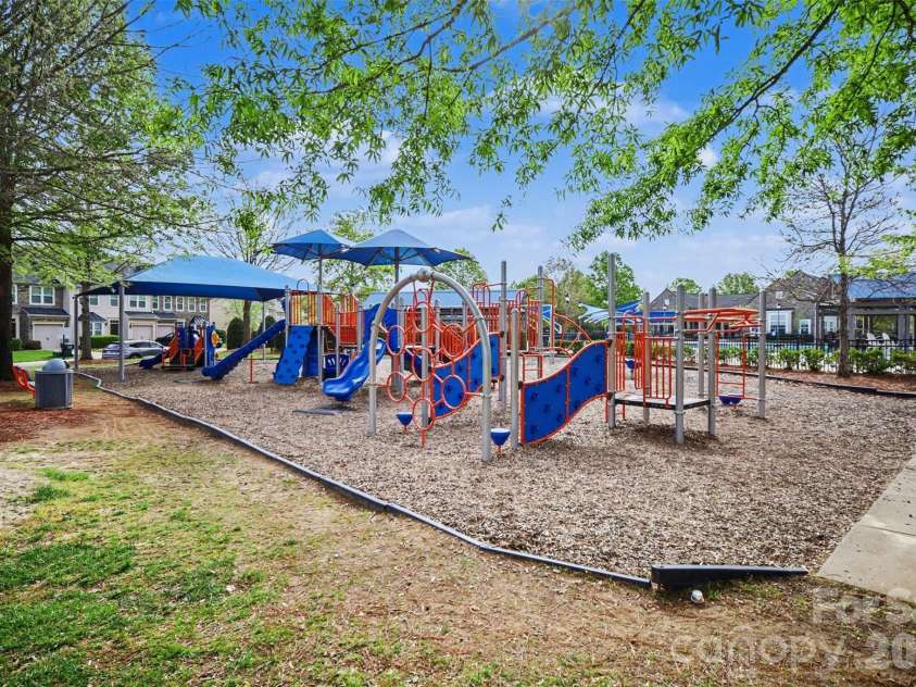5705 Mossdale Lane, Charlotte, NC 28278.  MLS# CAR4420265, YatesRealty ID 21820. 
