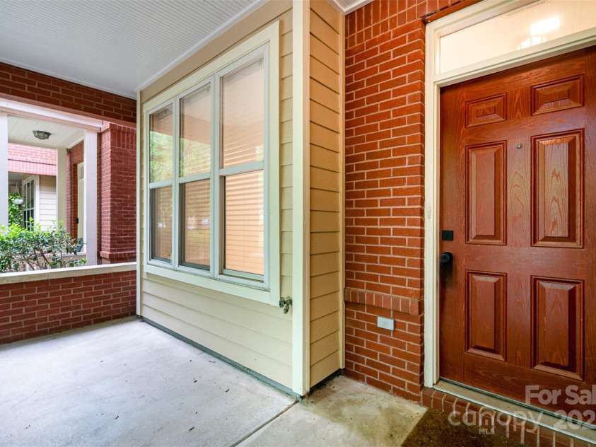 530 9th Street, Charlotte, NC 28202.  MLS# CAR4268395, YatesRealty ID 21821. 