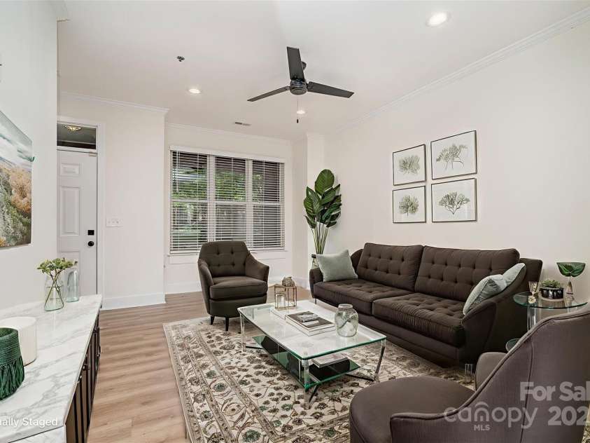 530 9th Street, Charlotte, NC 28202.  MLS# CAR4268395, YatesRealty ID 21821. 