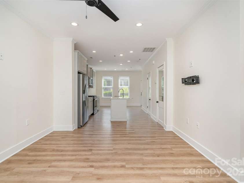 530 9th Street, Charlotte, NC 28202.  MLS# CAR4268395, YatesRealty ID 21821. 