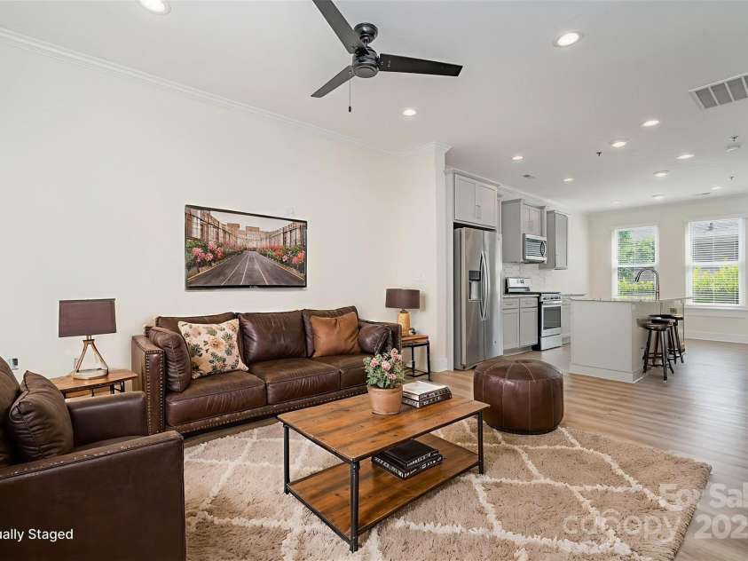 530 9th Street, Charlotte, NC 28202.  MLS# CAR4268395, YatesRealty ID 21821. 