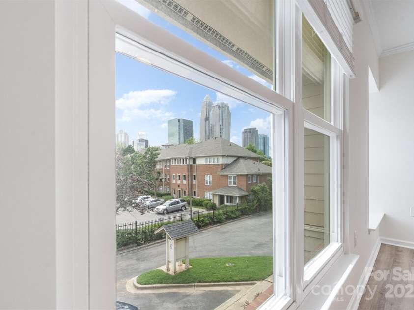 530 9th Street, Charlotte, NC 28202.  MLS# CAR4268395, YatesRealty ID 21821. 