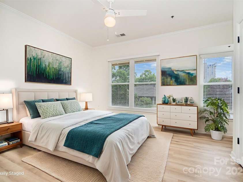 530 9th Street, Charlotte, NC 28202.  MLS# CAR4268395, YatesRealty ID 21821. 