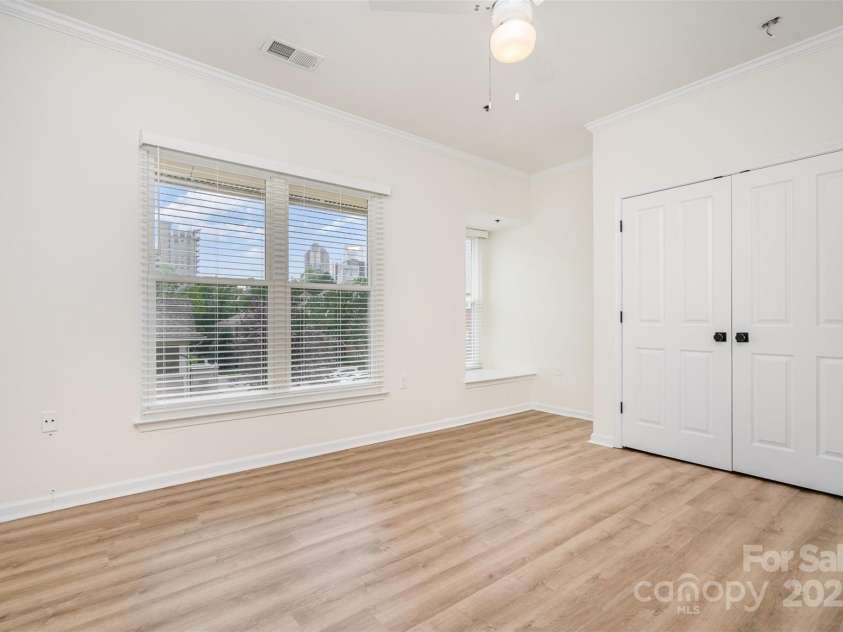 530 9th Street, Charlotte, NC 28202.  MLS# CAR4268395, YatesRealty ID 21821. 