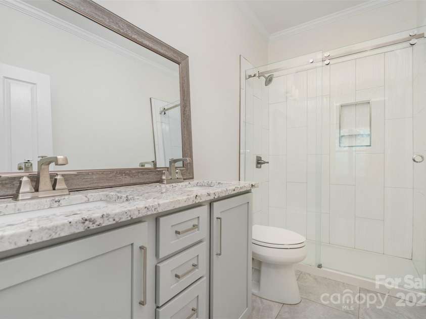 530 9th Street, Charlotte, NC 28202.  MLS# CAR4268395, YatesRealty ID 21821. 