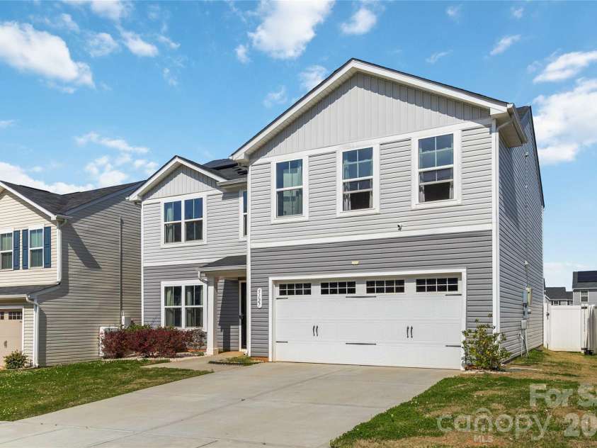 5127 Merwyn Avenue, Charlotte, NC 28215.  MLS# CAR4359714, YatesRealty ID 21823. 