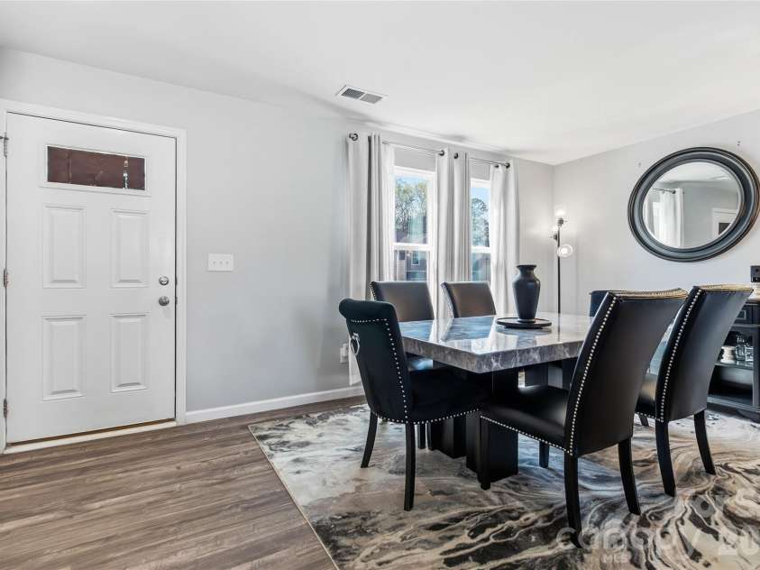 5127 Merwyn Avenue, Charlotte, NC 28215.  MLS# CAR4359714, YatesRealty ID 21823. 