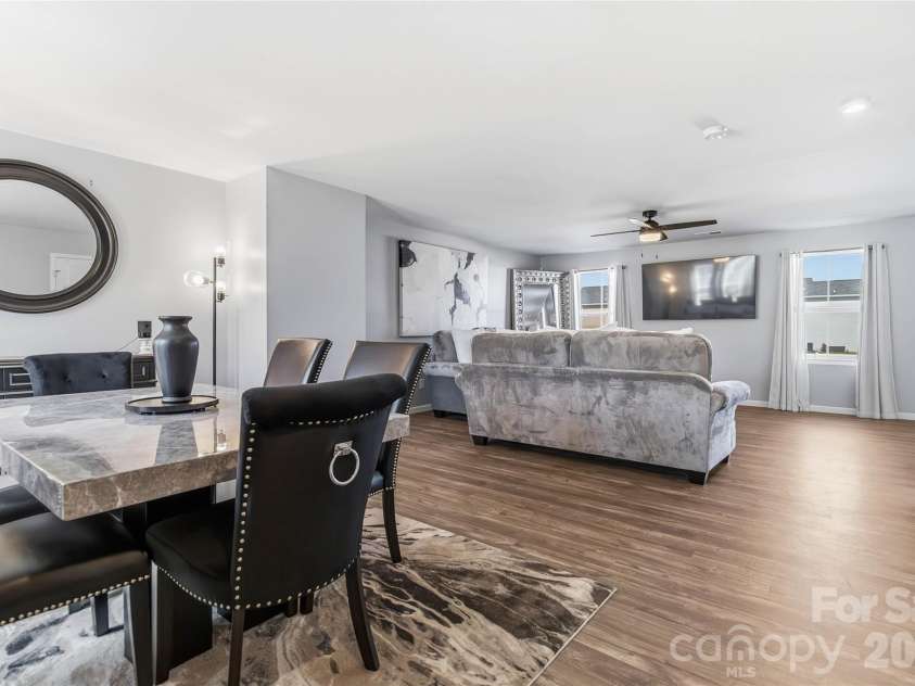 5127 Merwyn Avenue, Charlotte, NC 28215.  MLS# CAR4359714, YatesRealty ID 21823. 