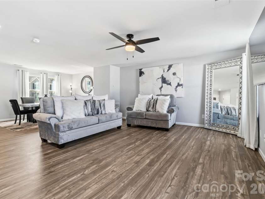 5127 Merwyn Avenue, Charlotte, NC 28215.  MLS# CAR4359714, YatesRealty ID 21823. 