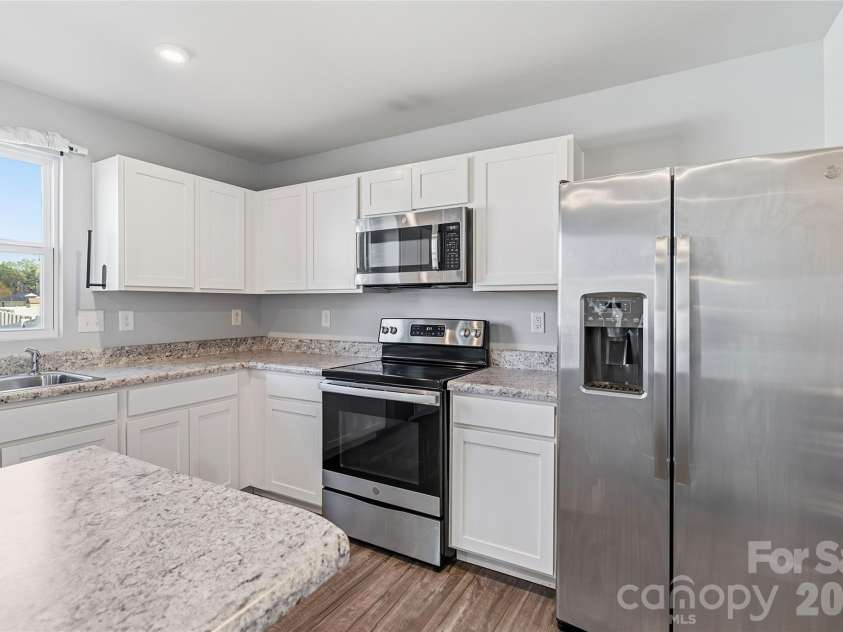 5127 Merwyn Avenue, Charlotte, NC 28215.  MLS# CAR4359714, YatesRealty ID 21823. 