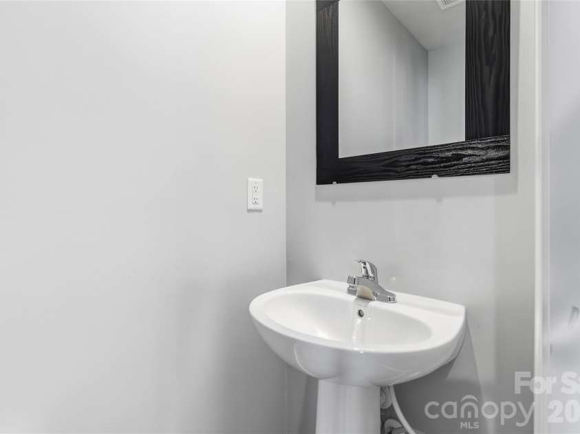 5127 Merwyn Avenue, Charlotte, NC 28215.  MLS# CAR4359714, YatesRealty ID 21823. 
