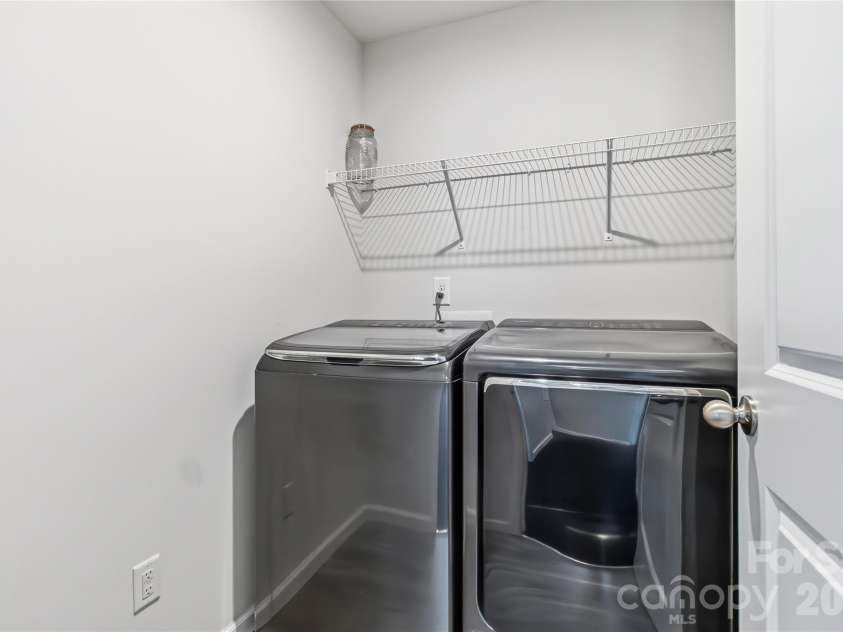 5127 Merwyn Avenue, Charlotte, NC 28215.  MLS# CAR4359714, YatesRealty ID 21823. 