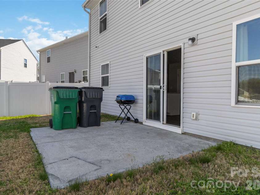 5127 Merwyn Avenue, Charlotte, NC 28215.  MLS# CAR4359714, YatesRealty ID 21823. 