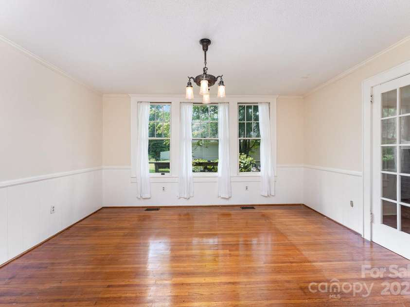 6206 Hunter Avenue, Charlotte, NC 28262.  MLS# CAR4272883, YatesRealty ID 21823. Dining Room