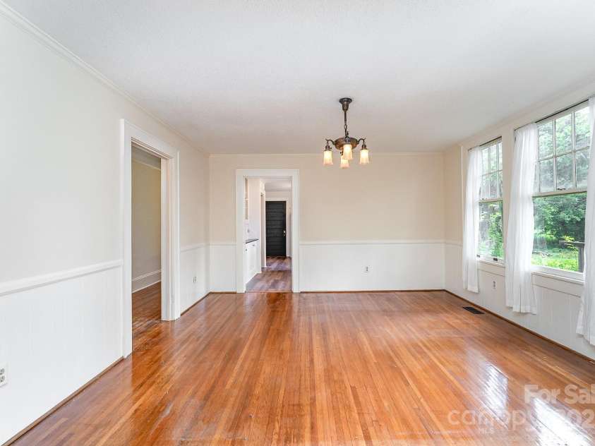 6206 Hunter Avenue, Charlotte, NC 28262.  MLS# CAR4272883, YatesRealty ID 21823. Dining room