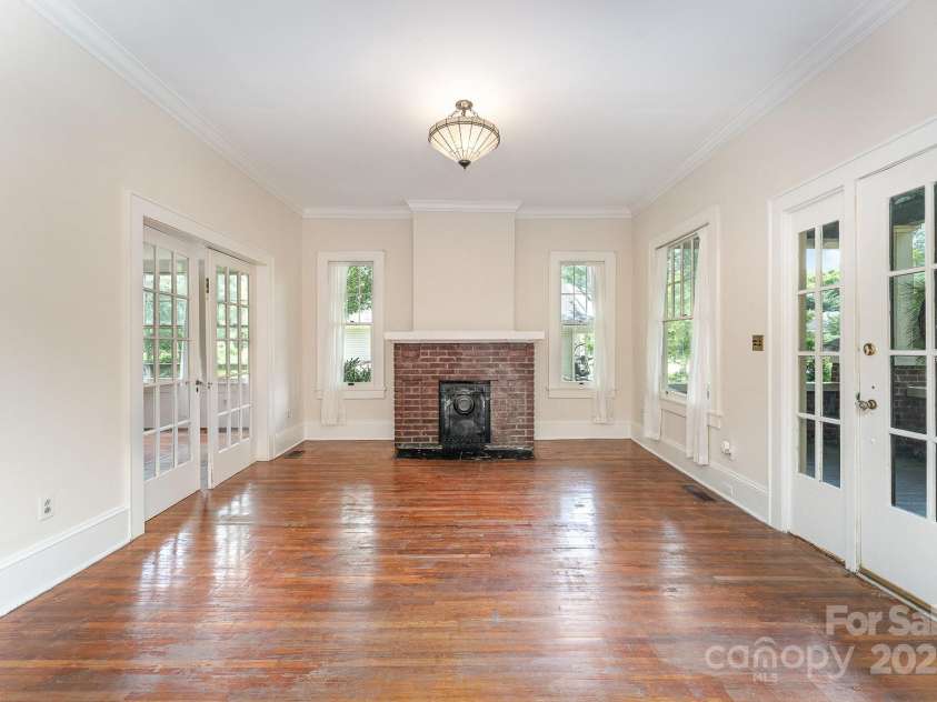 6206 Hunter Avenue, Charlotte, NC 28262.  MLS# CAR4272883, YatesRealty ID 21823. Living Room