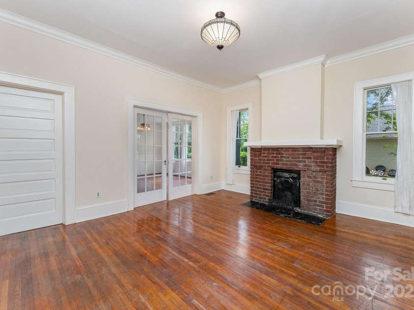 6206 Hunter Avenue, Charlotte, NC 28262.  MLS# CAR4272883, YatesRealty ID 21823. Living Room