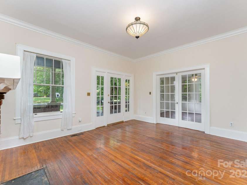 6206 Hunter Avenue, Charlotte, NC 28262.  MLS# CAR4272883, YatesRealty ID 21823. Living room