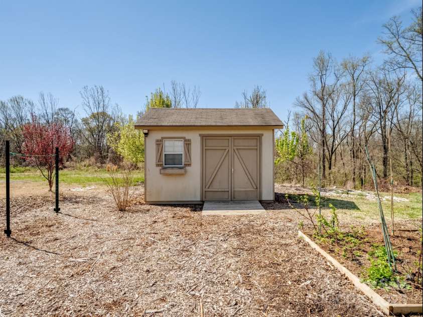 8137 Bryson Road, Fort Mill, SC 29707.  MLS# CAR4238761, YatesRealty ID 21824. 