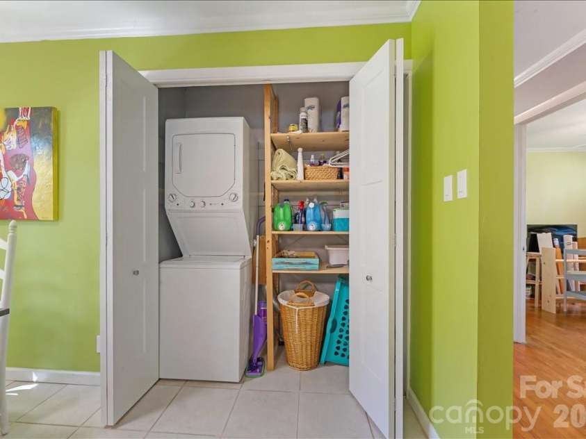 952 Beverly Drive, Rock Hill, SC 29730.  MLS# CAR4370929, YatesRealty ID 21824. Laundry closet off dining area/kitchen