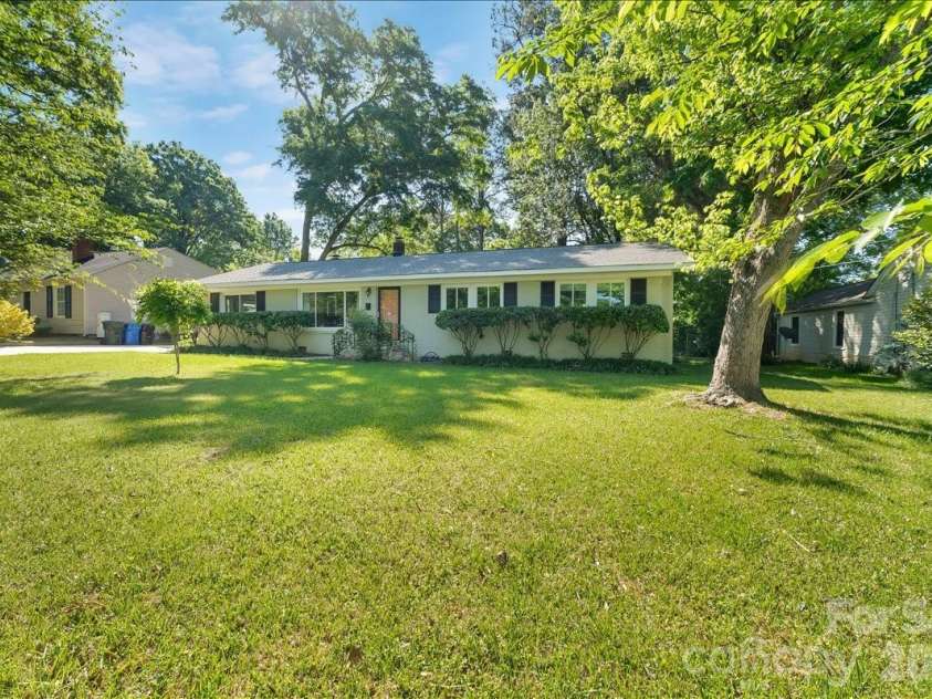 952 Beverly Drive, Rock Hill, SC 29730.  MLS# CAR4370929, YatesRealty ID 21824. Low maintenance brick & new roof