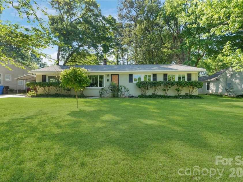 952 Beverly Drive, Rock Hill, SC 29730.  MLS# CAR4370929, YatesRealty ID 21824. Welcome Home!