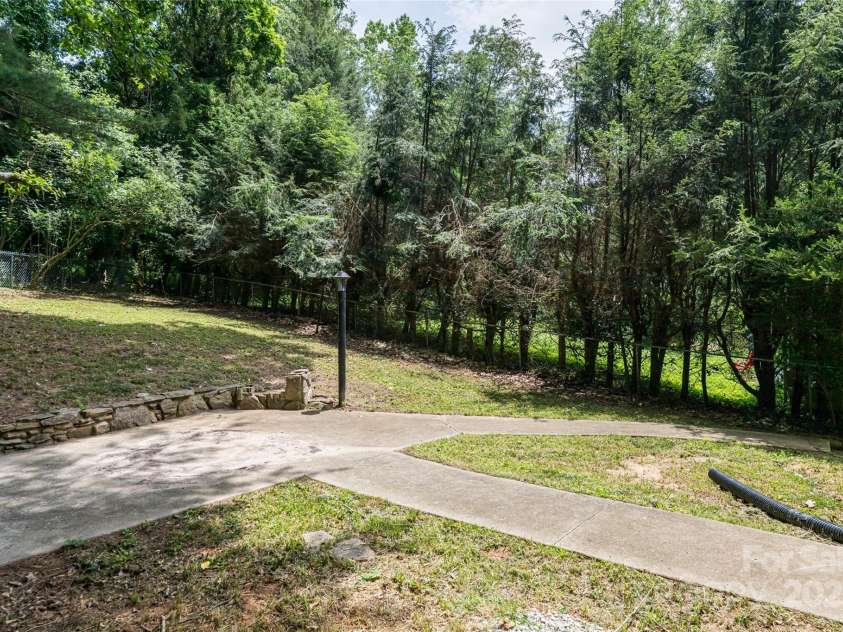 108 Morningside Drive, Asheville, NC 28806.  MLS# CAR4245785, YatesRealty ID 21826. Fenced backyard