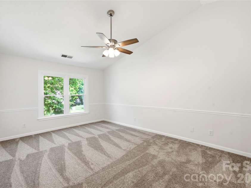 12801 Angel Oak Drive, Huntersville, NC 28078.  MLS# CAR4373135, YatesRealty ID 21826. 