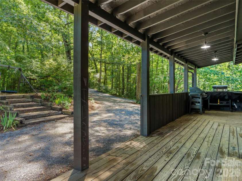 115 Bittersweet Trail, Canton, NC 28716.  MLS# CAR4381592, YatesRealty ID 21827. 