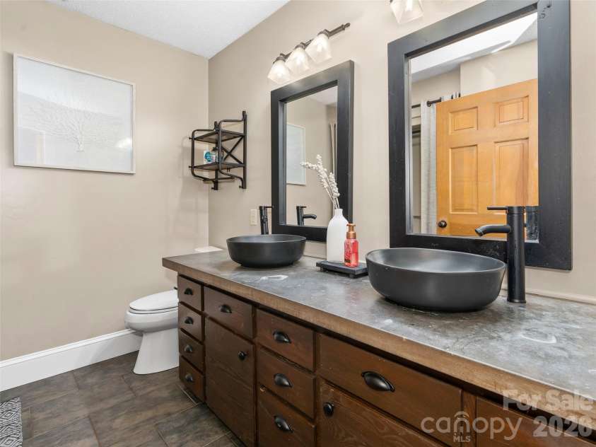 115 Bittersweet Trail, Canton, NC 28716.  MLS# CAR4381592, YatesRealty ID 21827. 