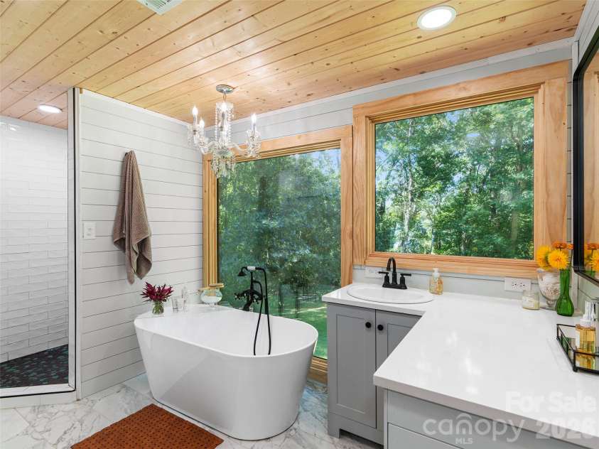 115 Bittersweet Trail, Canton, NC 28716.  MLS# CAR4381592, YatesRealty ID 21827. 