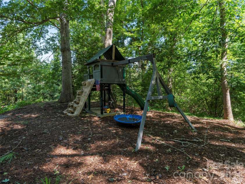 115 Bittersweet Trail, Canton, NC 28716.  MLS# CAR4381592, YatesRealty ID 21827. 