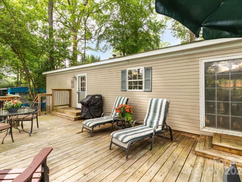 7232 Executive Circle, Denver, NC 28037.  MLS# CAR4264794, YatesRealty ID 21828. 