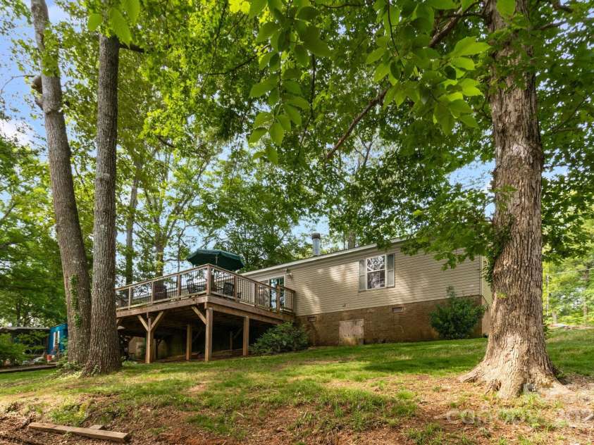 7232 Executive Circle, Denver, NC 28037.  MLS# CAR4264794, YatesRealty ID 21828. 