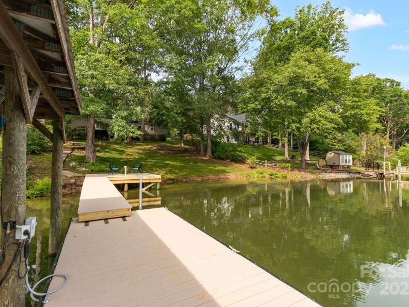 7232 Executive Circle, Denver, NC 28037.  MLS# CAR4264794, YatesRealty ID 21828. 