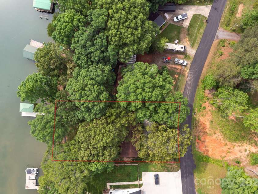 7232 Executive Circle, Denver, NC 28037.  MLS# CAR4264794, YatesRealty ID 21828. 