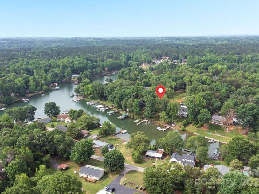 7232 Executive Circle, Denver, NC 28037.  MLS# CAR4264794, YatesRealty ID 21828. 