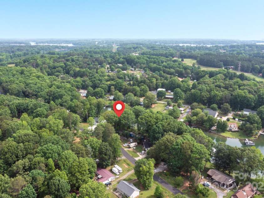 7232 Executive Circle, Denver, NC 28037.  MLS# CAR4264794, YatesRealty ID 21828. 