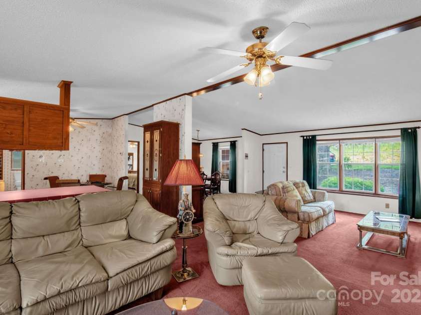 7232 Executive Circle, Denver, NC 28037.  MLS# CAR4264794, YatesRealty ID 21828. 